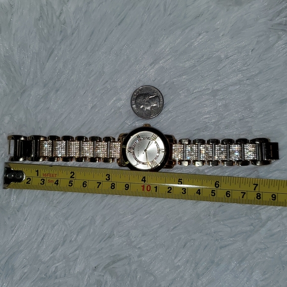 Micheal Kors diamond watch - Picture 3 of 8
